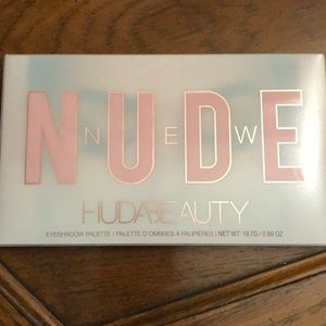 *SOLD* HUDA BEAUTY NEW NUDE PALATE